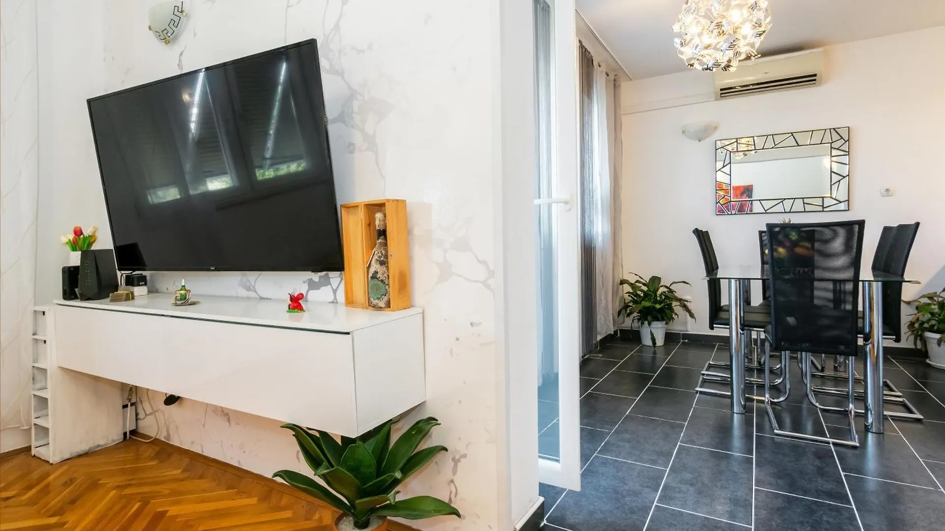 Apartman L & V Split 0*,